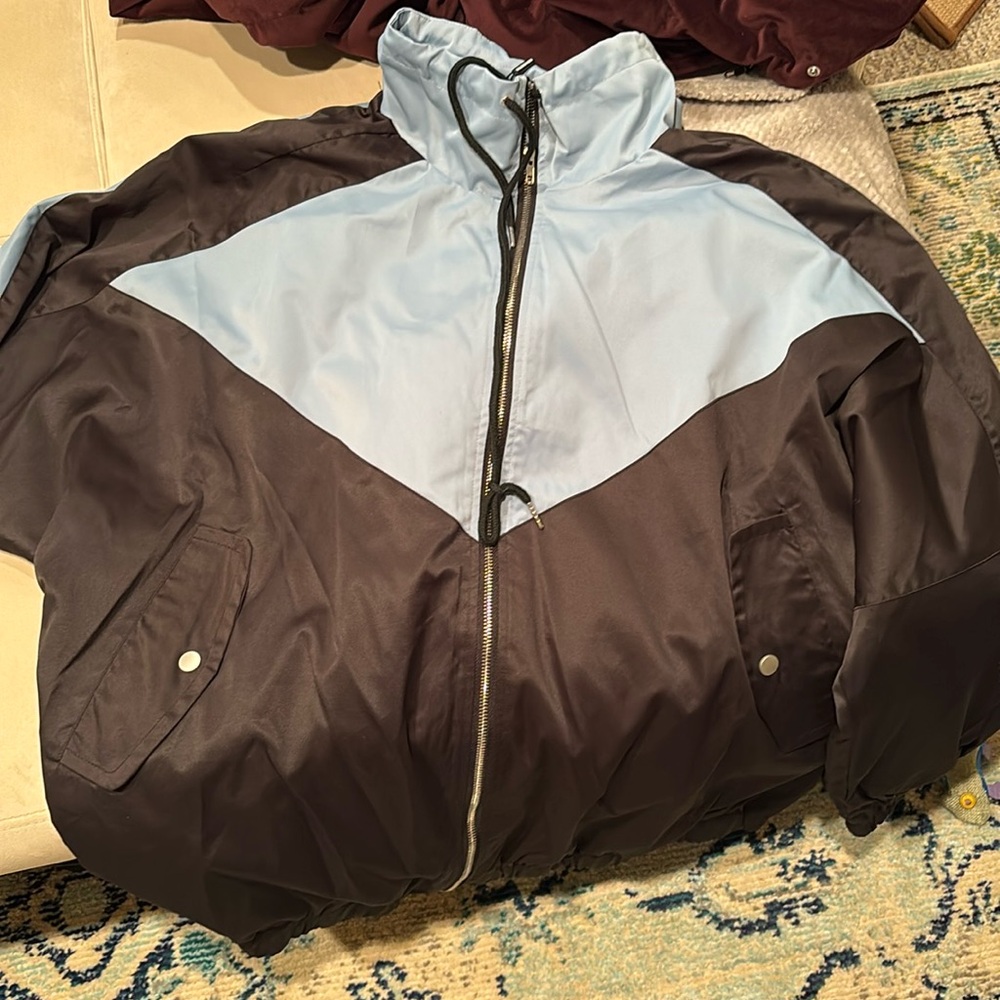 Pretty little thing size 8 never worn tag still on zip up wind breaker